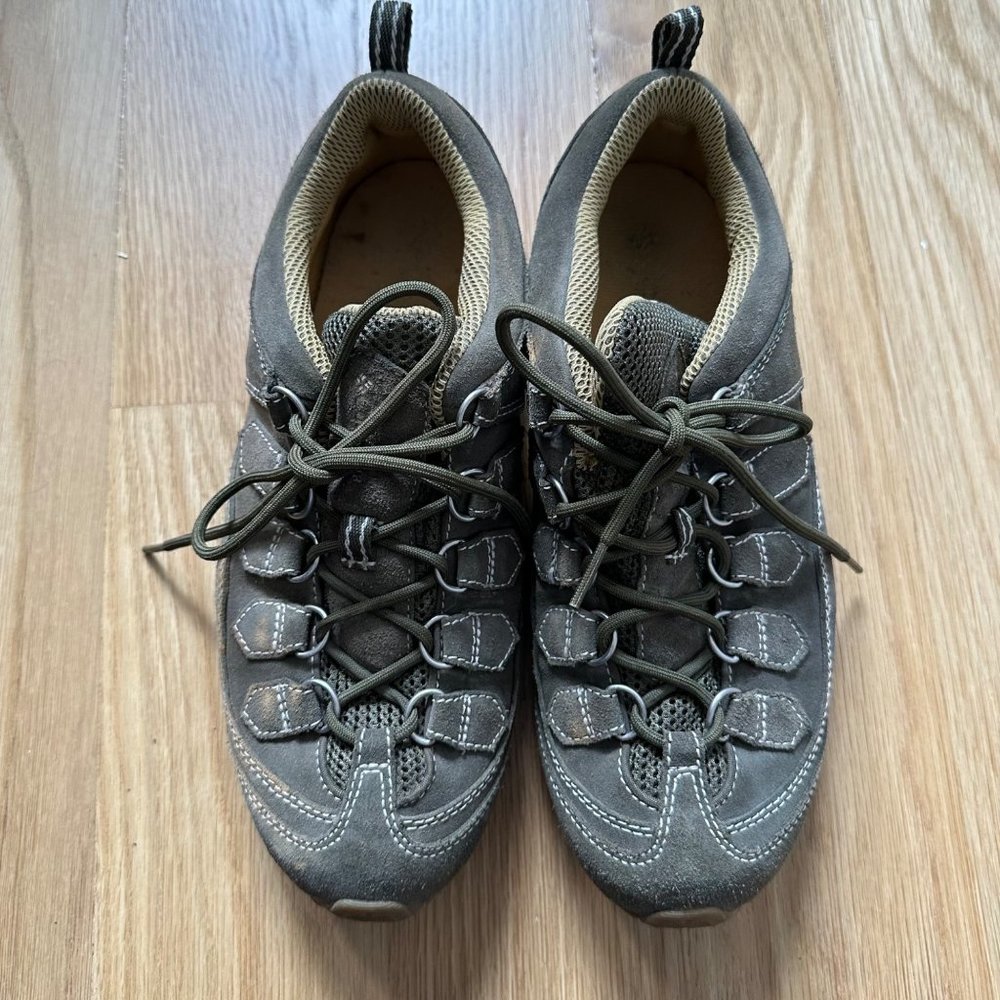 Columbia Shoes Womens 7 Tenacity Trail Hiking Sneakers in Green Suede